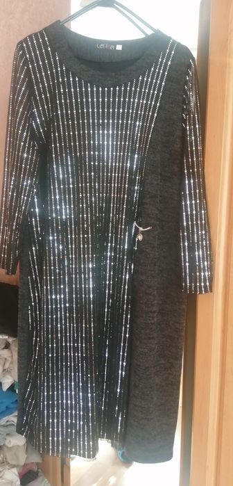 Жіноча сукня сірого кольору з блискавками 60 розмір