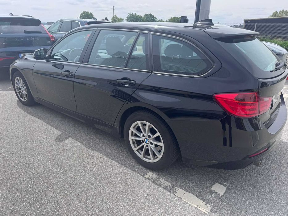 BMW 318d Touring | 143cv | Muito Cuidada | Sensores Traseiros | Bagageira Elétrica