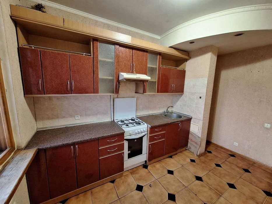 Продам 3 кімнатну квартиру по вул. Соборності (Доценка).єВідновлення.