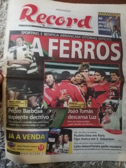 Quatro jornais antigos