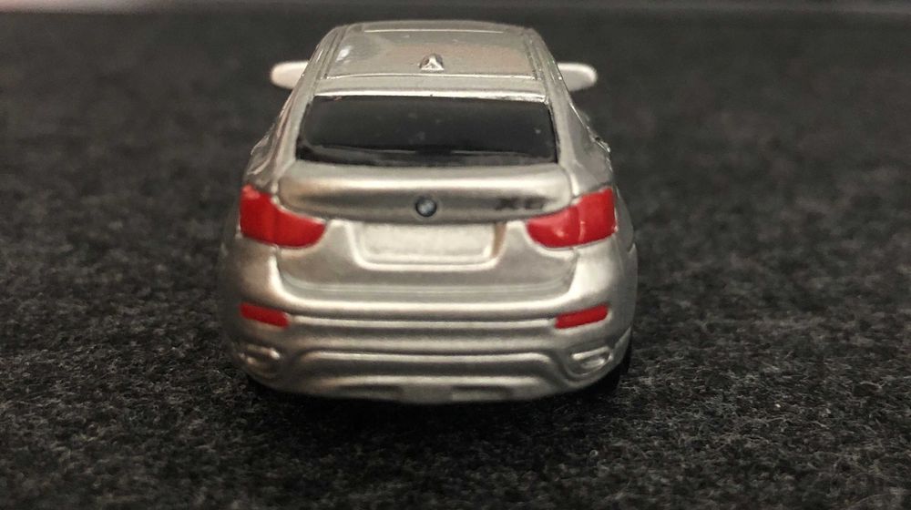 BMW X6 1:64 Burago