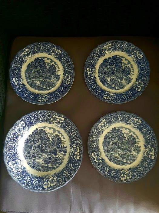 4 Pratos branco e azul quadrifóglio