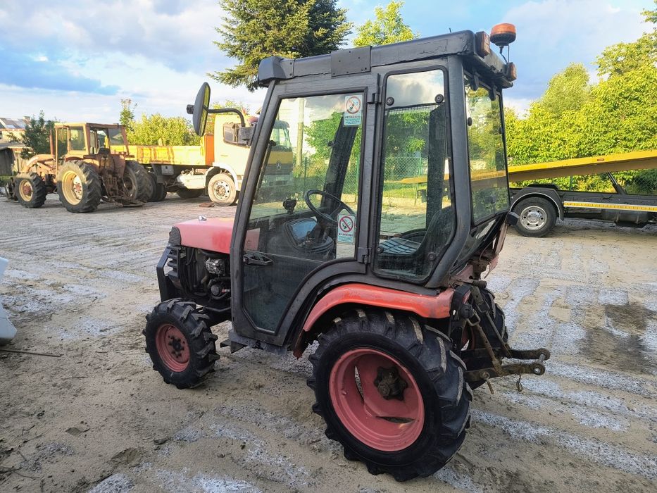 Ciągnik Kubota 4x4 21koni