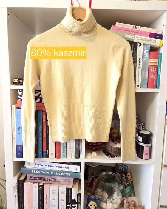 Kaszmirowy golf 80% kaszmir cashmere pastel butter yellow poetcore preppy classic elegant natural