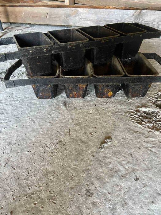 Печі, тістоміси та інші агрегати, ящики, бляхи, форми, для пекарні