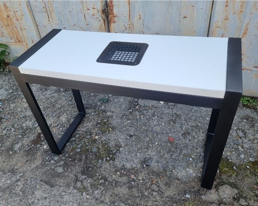 Стіл манікюрний, крісло манікюрне, обладнання для манікюру