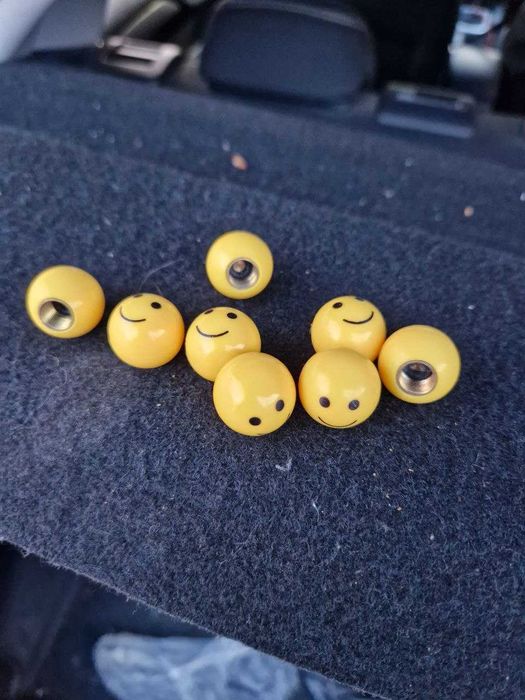 Защитные колпачки на ниппеля Smile (Смайл) 4 шт