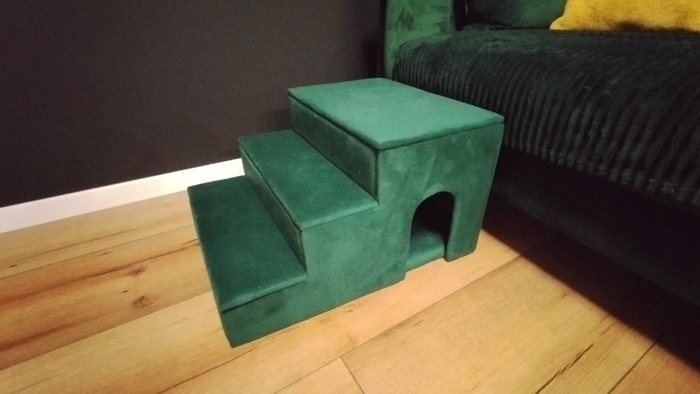 Schodki dla psa, buda tapicerowana DIY
