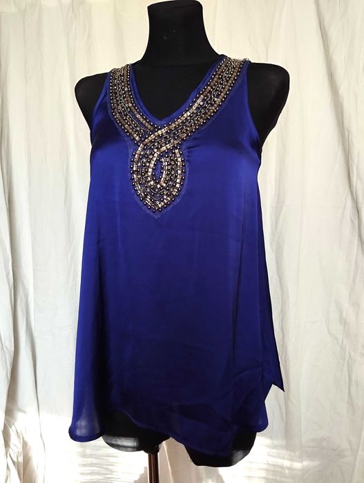 kobaltowy top satynowy S ozdobny dekolt koraliki indie boho elegancki