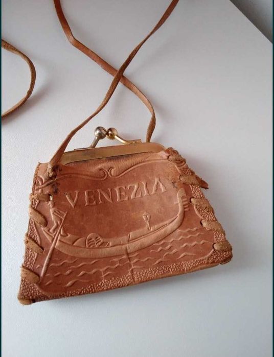 Porta moedas com alça antigo pele escrito 'Venezia'