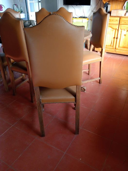 Mesa e cadeiras de refeição