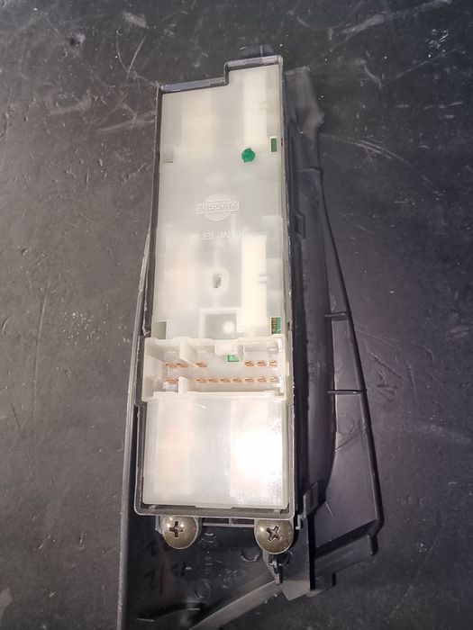 manipulo vidros eléctricos Nissan Almera 2005