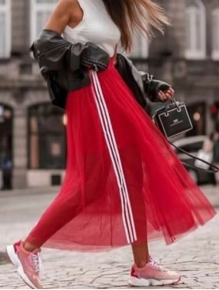 Spodnica Adidas tiulowa malinowa czerwona rozmiar 34 36 ED4756 Szczecin Warszewo OLX.pl