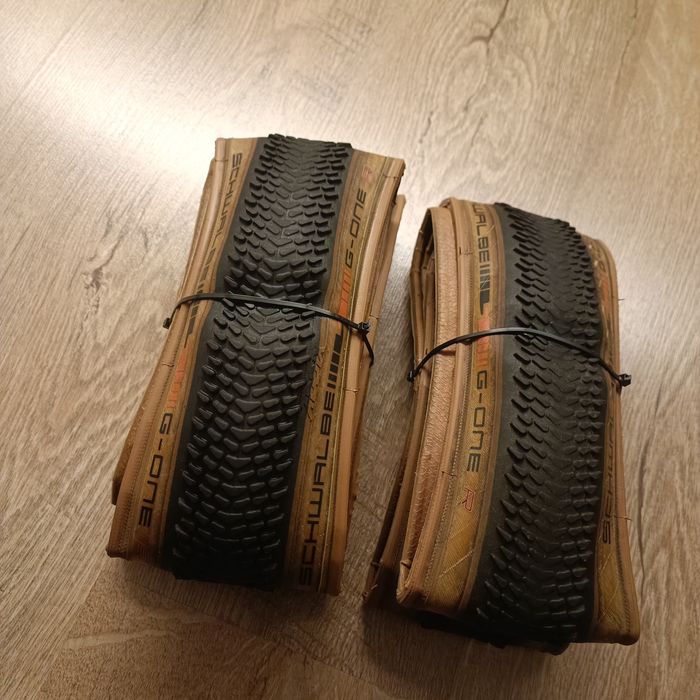 Гравійні покришки Schwalbe G-One R Evolution 40 мм.