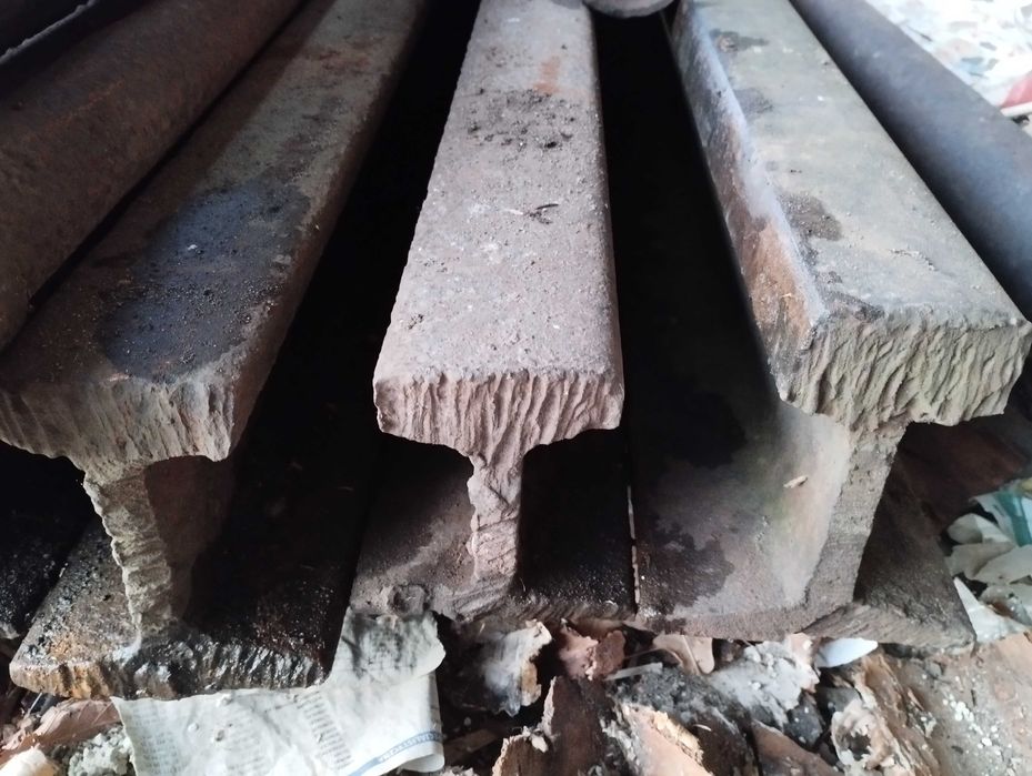 Szyny kolejowe, kątowniki stalowe i inne