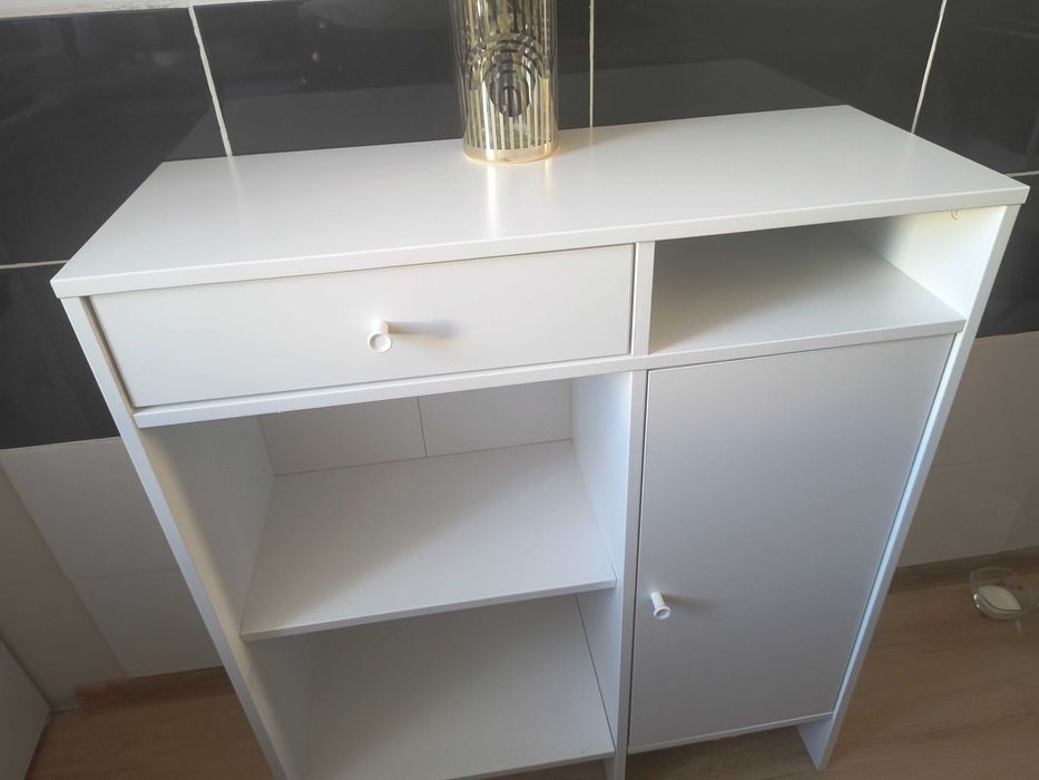 Szafka kredens  białą Ikea BAGGEBO