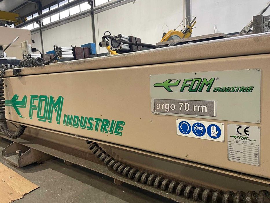 Máquina CNC 4 eixos