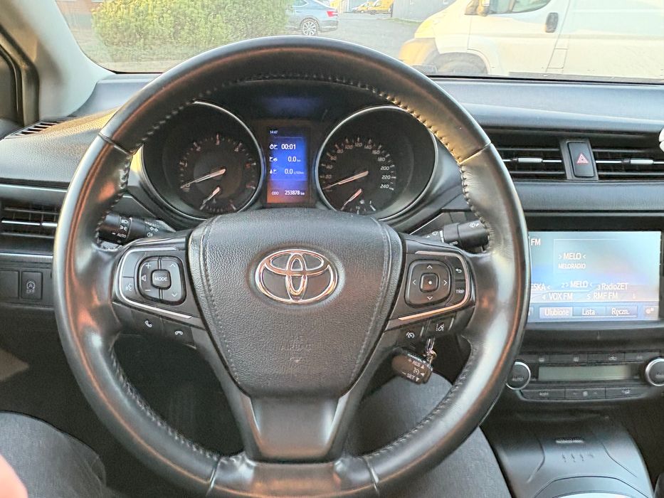 Toyota Avensis  T27 2.0