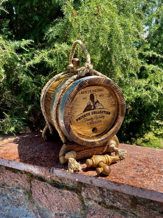 Дубові бочки 100л, 80л, 50л, 30л, 20л, 15л, 10л, 5л, 3л.