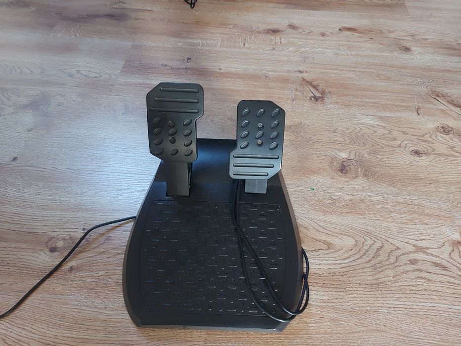 Thrustmaster zestaw do simracingu