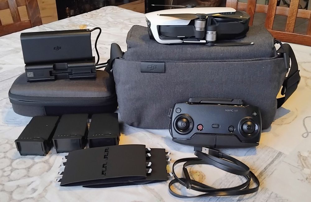 Dron DJI MAVIC AIR Fly more combo