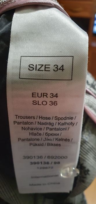 Garnitur damski we wzorek rozmiar 34