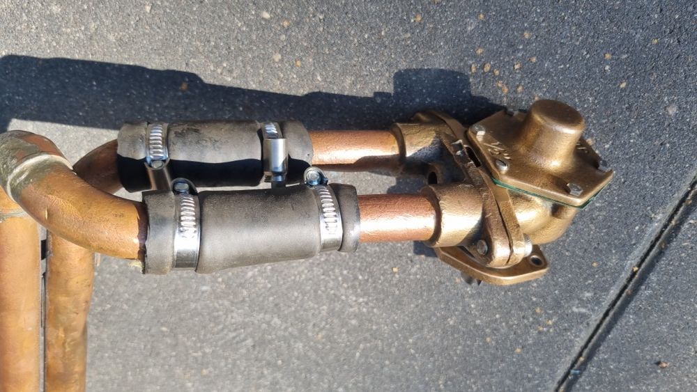 Pompa wody volvo penta B30  aq170