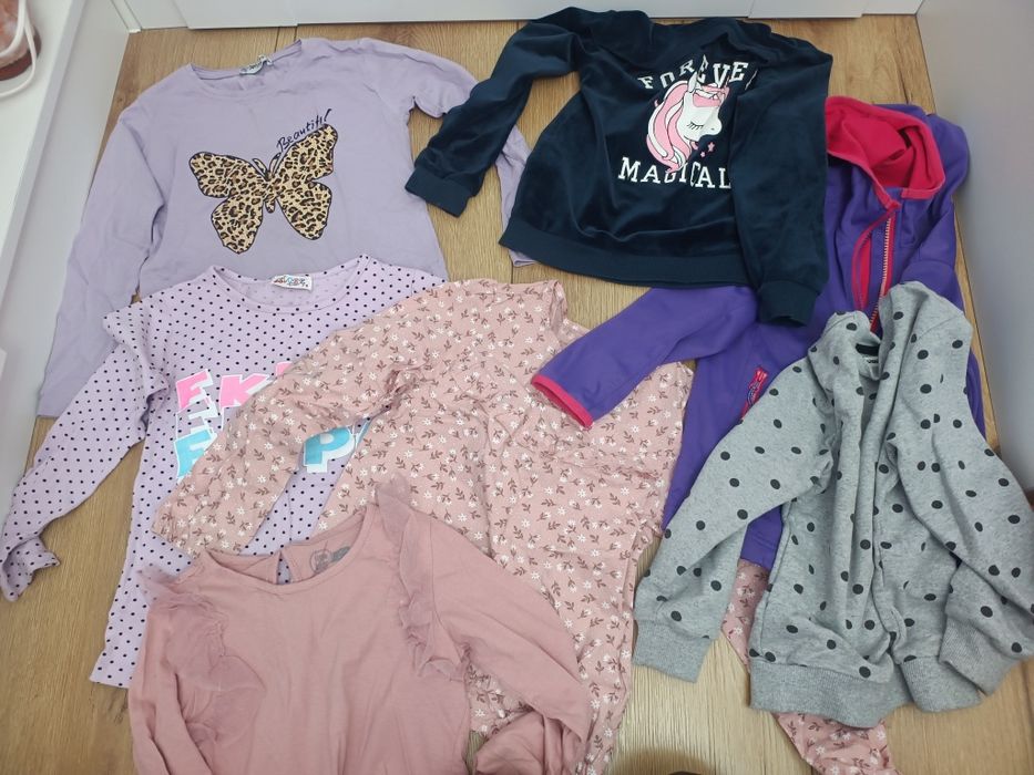 Paka ubranek 122-128 zestaw bluzki bluzy