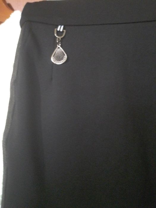 Две очень красивые школьные блузки плюс юбочка в подарок