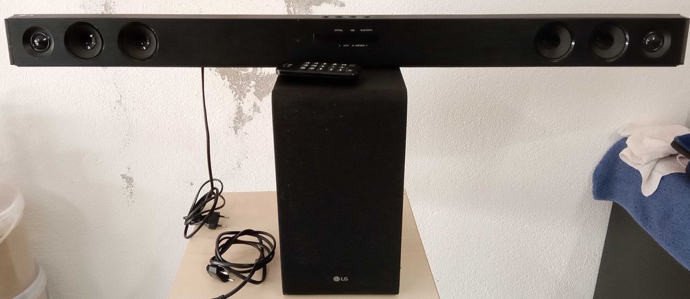 Coluna Barra de som para TV, LG SJ3  300w, com avaria detetada