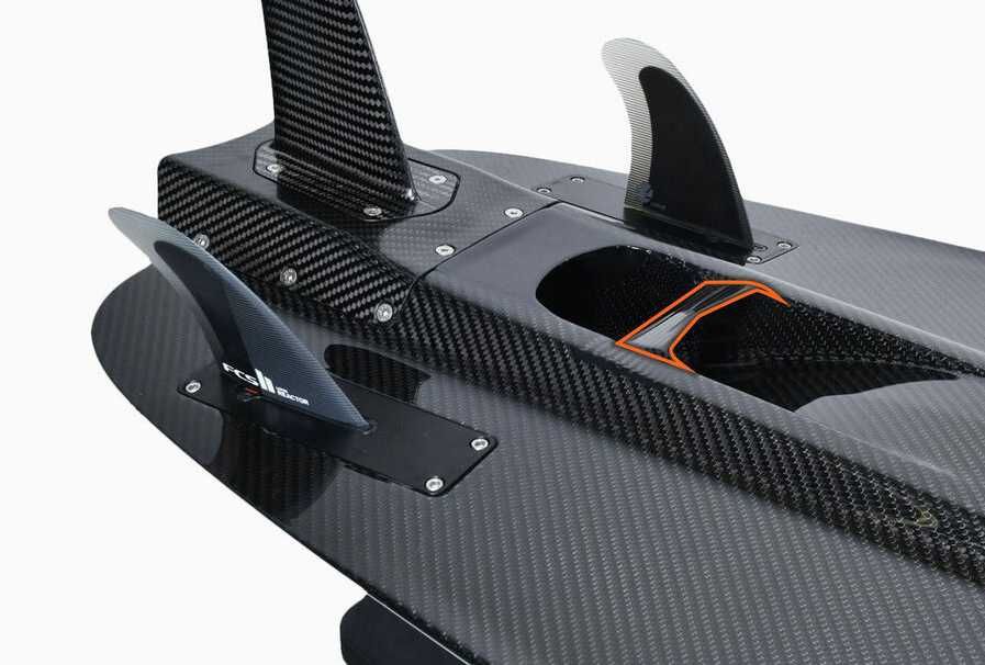 Jetsurf Race Titanium DFI  - deska surfingowa z silnikiem