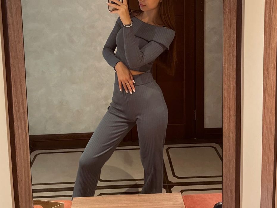 Костюм в рубчик темно синього кольору, новий