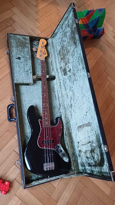 1983 JV Fender Squier Jazz Bass Japan MIJ + HARD CASE