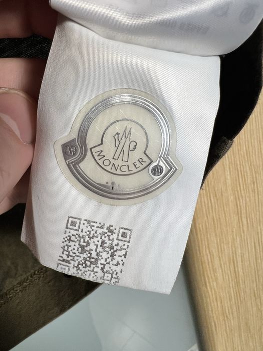 Жіноча оригінальна футболка Moncler розмір s