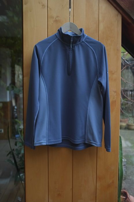 niebieska koszulka narciarska Berghaus bielizna termiczna na narty