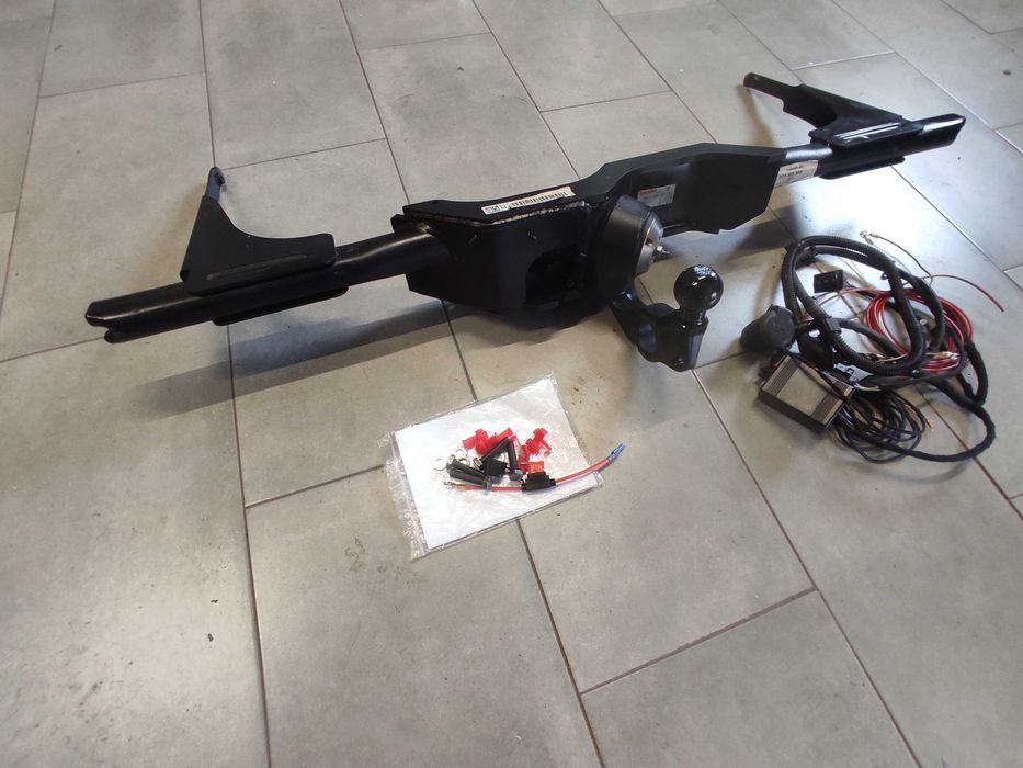 Oryginalny elektryczny Hak holowniczy VW Touran III 15- moduł komplet