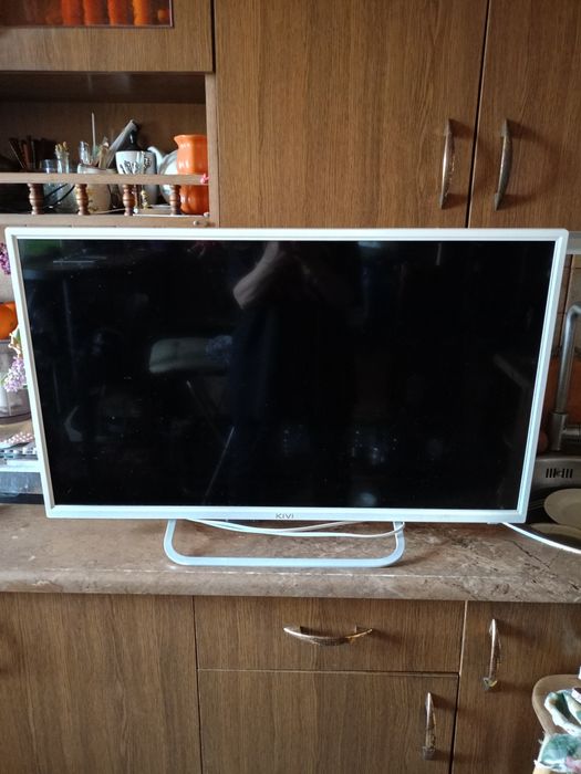 Телевизор KIVI 32' smart. Возможен обмен.
