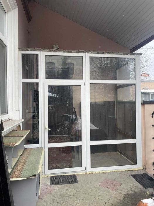 Напів-особняк в престижній центральній локації. Без тварин.