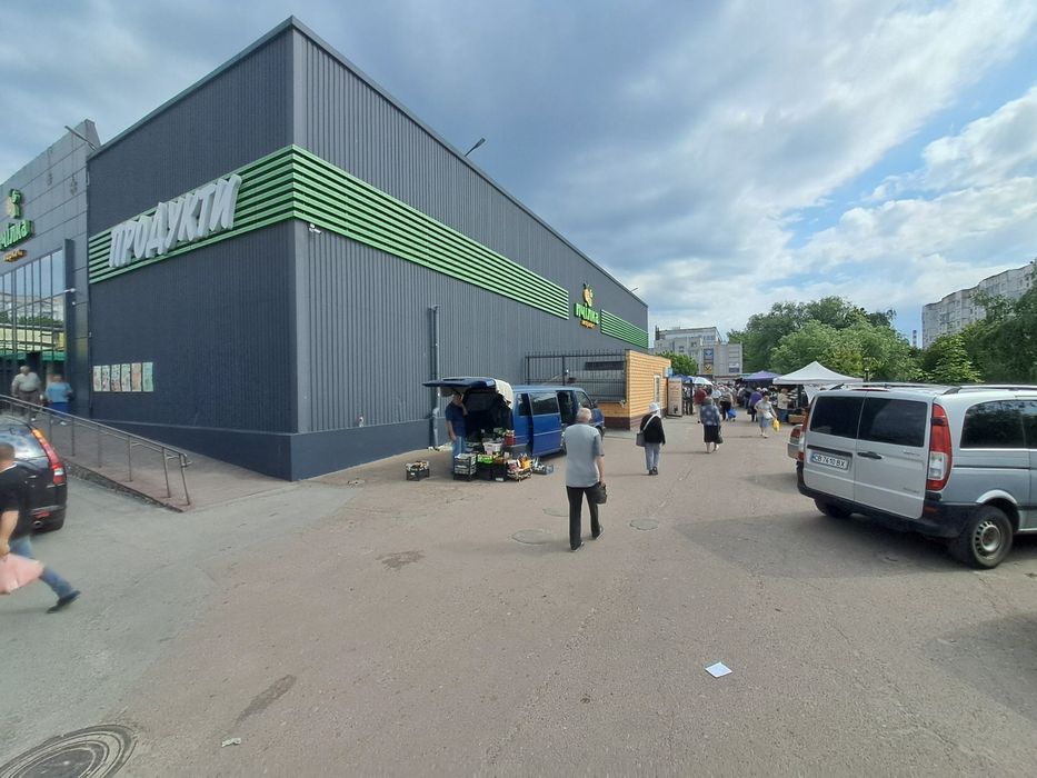 Оренда  приміщення 270м2 (100грн/м2) на Ринку "НИВА" ( ел.17КВТ)