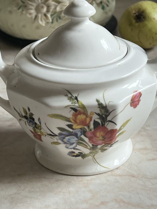 Сахарницы разные