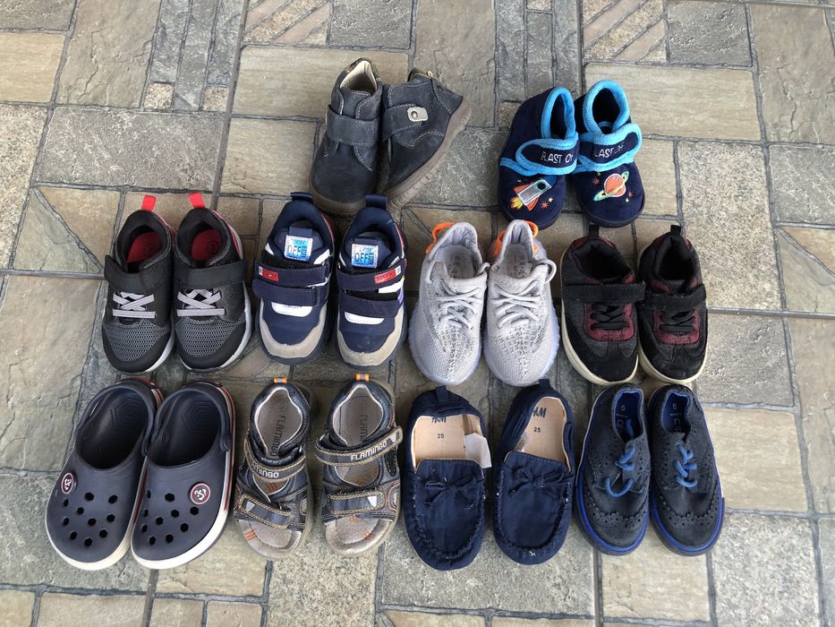 Дитяче взуття  черевички чобітки кросівки хайтопидеми весна літо осінь