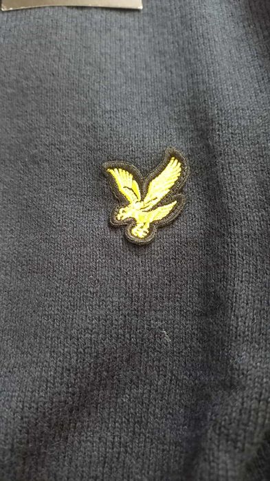 Темно синій светр Lyle&Scott