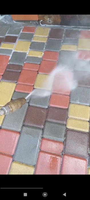 Митя бруківки,тротуарной плитки,миття вікон, витражей фасадов
