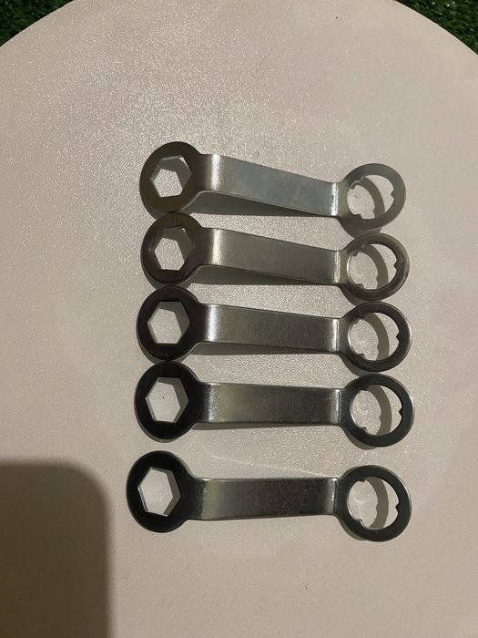 Ключі для футбольних шипів