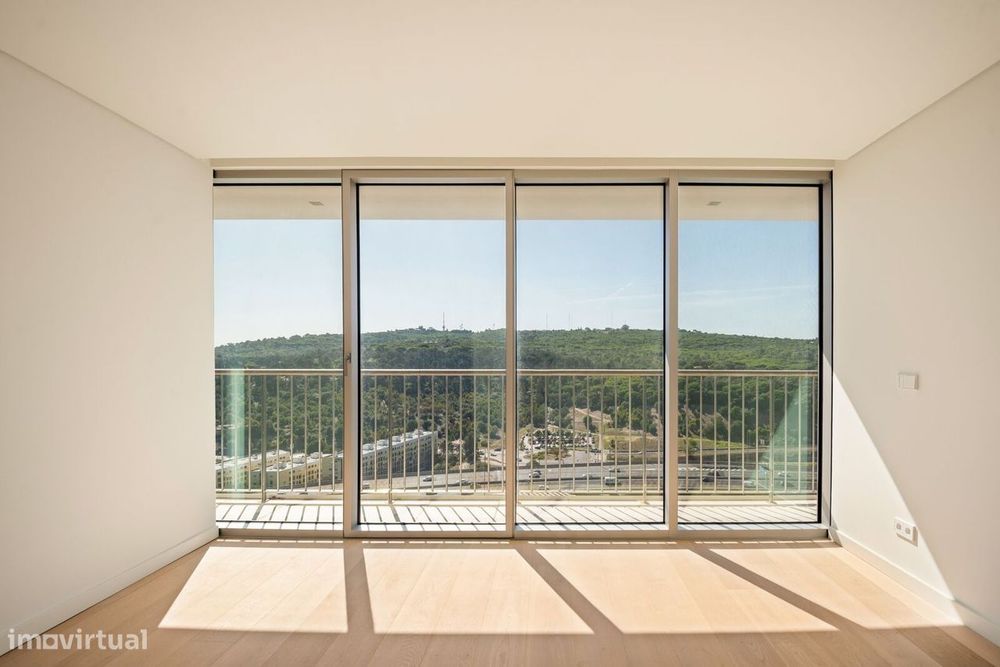 Apartamento T4 + 1 com piscina, Nova Campolide, Lisboa