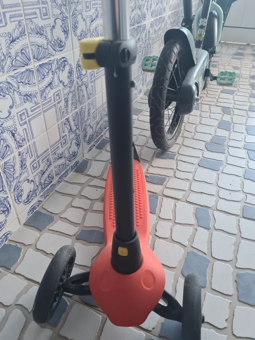 Trotinete Criança Btwin B100 3 Rodas
Trotinete Criança Btwin B100 3 Ro