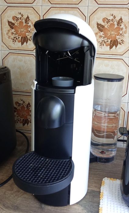 Maquina nespresso vertuo plus c branca