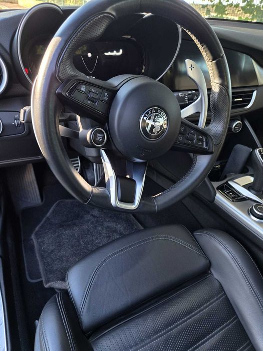 Alfa Romeo Giulia 2.0T Q4 AT8 280cv — photo 3
