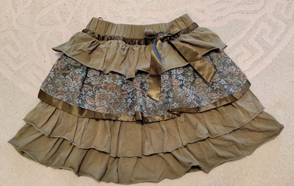 Шикарная многослойная юбка Wojcik 134 и 146 размера в отличном состоян