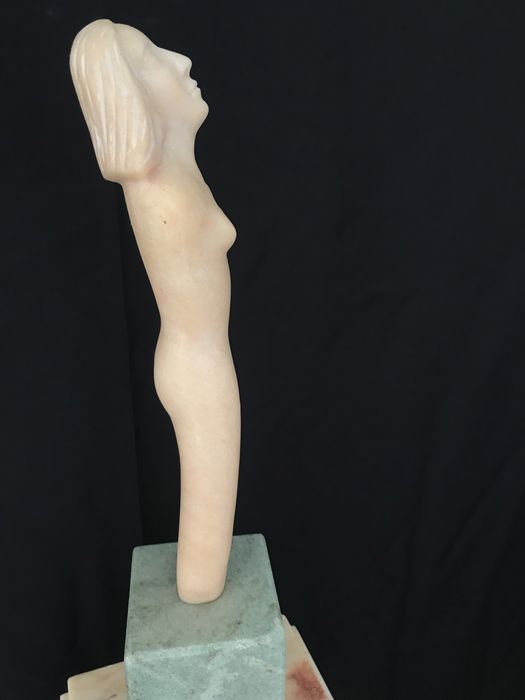 Escultura em mármore